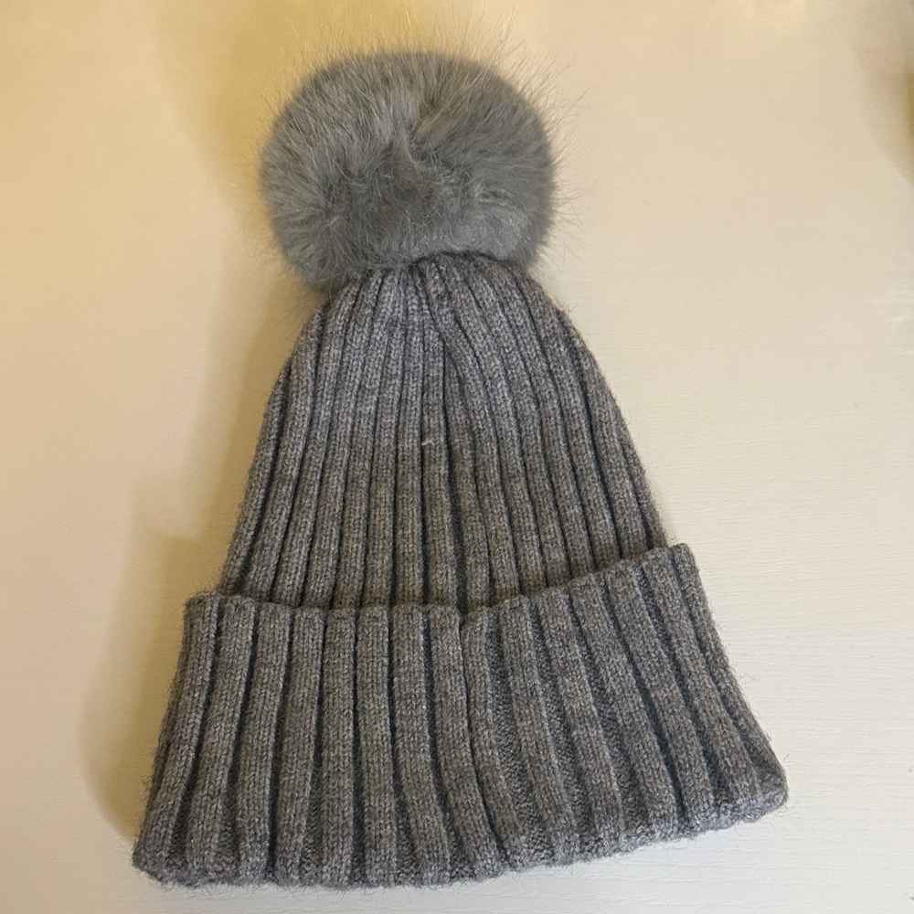H&M Kids' Gray Knit Beanie with Pom-Pom - Picture 2 of 6